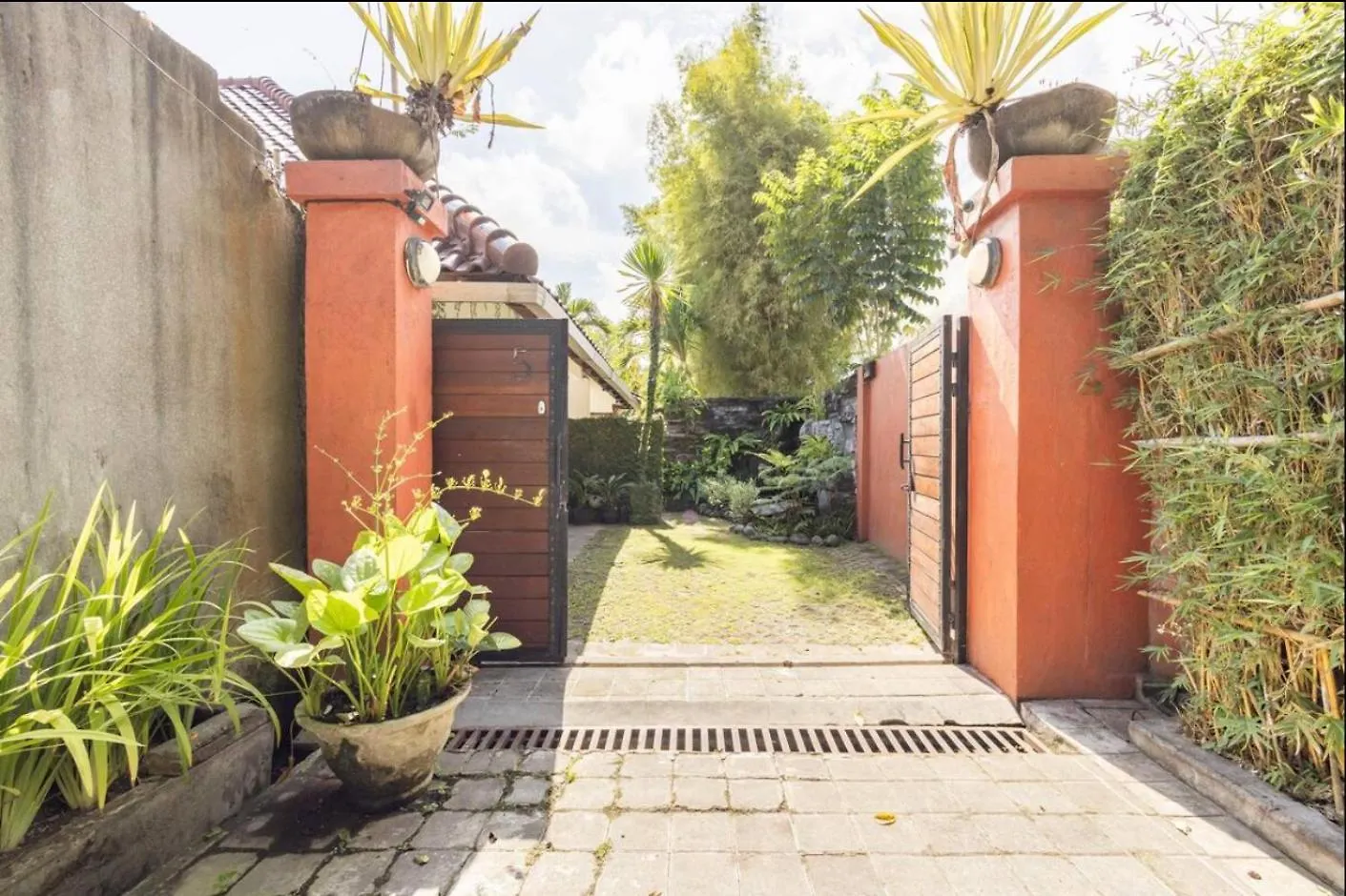 Relaxing Tropical Oasis Nestled Between Canggu & Seminyak